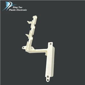 Productes d'emmotllament per injecció de plàstic per a automoció